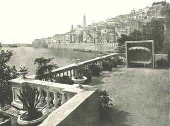 Uitzicht op de stad vanaf de baai, Menton, Frankrijk, 1895