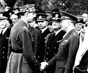 Wereldoorlog 2: De Gaulle begroet Eisenhower, 1944