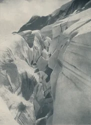 Gapende Spleet Bij De Bergli Boven Grindelwald, ca. 1935