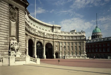 Admiralty Arch, 1906-11, ontworpen door Sir Aston Webb, Londen, VK