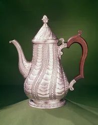 Koffiepot door Paul de Lamerie, c.1745