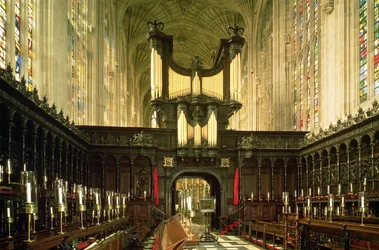 Interieur met zijbeuk en orgel, Kings College Chapel, Cambridge