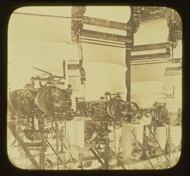 Breimachines aan het werk in de Wolsey Woollen Factory, Leicestershire, c.1850