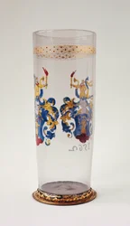 Stangenglas geëmailleerde heraldische decoratie, verguld zilveren montuur, waarschijnlijk Zuid-Duits, 1562