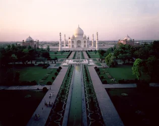 De door Ustad Ahmad Lahori ontworpen Taj Mahal
