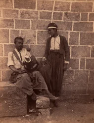 Beiroet limonadeverkopers. Fotografie door Charles Lallemand (1826-1904) in "Syria, costumes, voyages and landscapes". 1865.