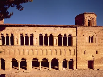 Kerk van Sint-Sofia, uitzicht op de westelijke portiekgevel gebouwd onder aartsbisschop Grigorios