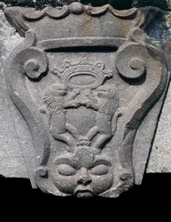 Wapensteen in de deurboog