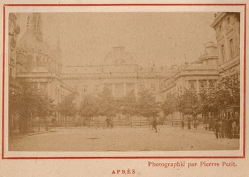 Commune van Parijs (1871): uitzicht op het Paleis van Justitie in Parijs na de brand in mei 1871. Fotografie van Pierre Pepetit