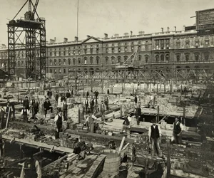 Bouw van de nieuwe regeringskantoren, Great George Street, Westminster, Londen, 24 September 1902, Verenigd Koninkrijk