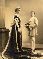 Hertogin Evelyn en Michael Baillie bij de kroning van George VI, door Speight Ltd