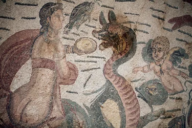 Zaal van Arion. Mariene scène. Zeedieren. Nereïden en tritons. 3e - 4e eeuw. Romeinse Villa van de Casale, Sicilië. UNESCO-site.