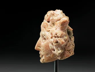 Hoofd van Medusa, uit Bactrië of Gandhara, 2e-1e eeuw v.Chr.