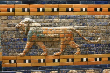 Ishtarpoort oorspronkelijk behorend tot de Tempel van Bel, gebouwd in Babylon (Irak) door koning Nebukadnezar II - Ishtarpoort, detail, Pergamon Museum, Museumsinsel, Berlijn, Duitsland, Europa