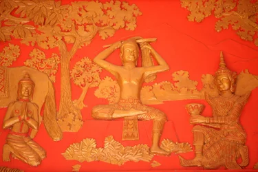 Leven van de Boeddha. De Grote Tonsuur: de Boeddha knipt zijn haar met zijn zwaard. Phnom Penh Cambodja