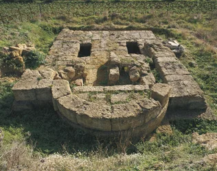 Oude ruïnes van een basiliek, Vallei van de Tempels, Agrigento, Sicilië, Italië
