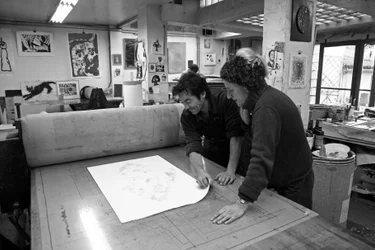 Pascal Gauvard, medeoprichter van de Pasnic graveerwerkplaats, Annie-Paule Thorel, Franse schilder. Ontdekt van gravure na het drukken. Pasnic graveerwerkplaats in Parijs in 2009.