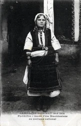 Servië, Florina: Portret van een Macedonisch meisje in nationale klederdracht - Briefkaart 1914-1918