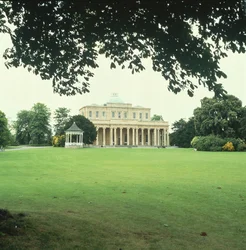 Uitzicht op de buitenkant, gebouwd 1825-30