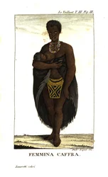 Jonge San vrouw die een kind voedt, Zuid-Afrika. Ze draagt een cape, kettingen en een kralenrok. Uit Francois Le Vaillant (Levaillant
