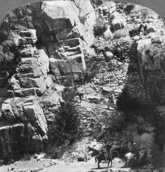 Beklimming van het steile zigzagpad aan het oostelijke einde van Yosemite Valley, Californië, VS, 1902