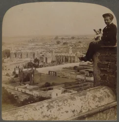 Vanaf de kathedraal van San Francisco, op de grootste Azteekse piramide, uitkijkend over Cholula, Mexico, 1901