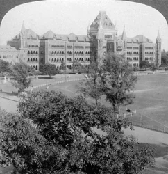 Hooggerechtshof en noordelijk einde van Rotten Row, Bombay, India, 1903