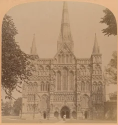 Noordwestgevel van de grote gotische kathedraal van Salisbury, gesticht 1220, Engeland, 1900