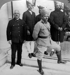 De Maharaja van Gwalior thuis, Madhya Pradesh, India, ca. 1900s
