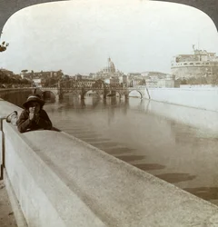 De rivier de Tiber, Castel Sant Angelo en de Sint-Pietersbasiliek, Rome, Italië