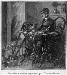 Toepassing van Faure-batterijen: elektrische naaimachine aangedreven door de accumulator. Gravure in "Le Monde Illustré"