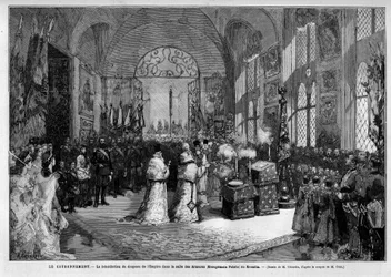 Zegening van de vlag van het Keizerrijk in de Wapenzaal van het Kremlin in Moskou tijdens de kroning van keizer Alexander III van Rusland (1845-1894) en keizerin Dagmar van Denemarken (1847-1928) op 27 mei