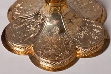 Kelk. Goudsmeedwerk, juwelen