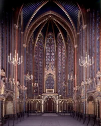 Interieur van de Sainte Chapelle van Parijs: Hoge Kapel, Architectuur