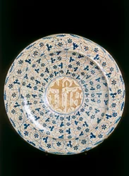Bord met gekristalliseerd monogram, Valencia-fabricage