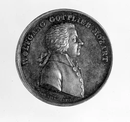 Zilveren medaille met de beeltenis van de componist Wolfgang Amadeus Mozart (1756-1791)