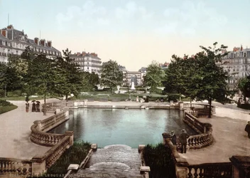 Zicht op Dijon: plein en plein Darcy. Fotochroom ca. 1890