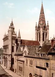 Zicht op de Kerk van Notre Dame in Dijon. Fotochrome ca. 1890