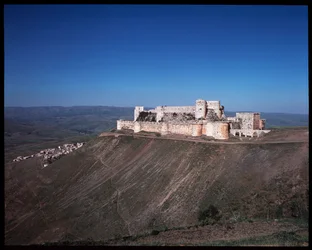 Uitzicht op de Krak des Chevaliers, kruisvaarderskasteel, ca. 1100