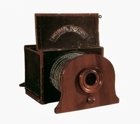 Camera van Daguerre (Jacques Daguerre (1787-1851)) voor het maken van daguerreotypieën, Parijs. Nationaal Conservatorium voor Kunsten en Ambachten.