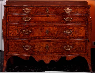 Meubilair: ladekast gemaakt van cederhout. 1735-1745 ca. Dim. 97x137x68 cm Privécollectie