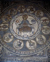 Mozaïekvloer met de maanden van het jaar