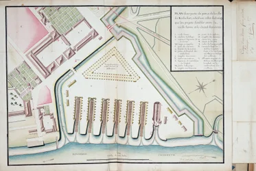 Plan van een deel van de haven en stad Rochefort met betrekking tot de voorgestelde strandingssporen tussen de oude vorm en het voedselkanaal