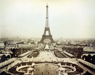 Uitzicht op de Wereldtentoonstelling van 1889 in Parijs en de Eiffeltoren