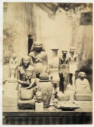 Archeologische standbeelden - in 