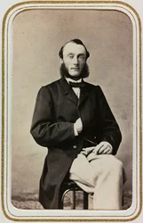 Portret van een man, carte de visite; de steun bevat de aanduiding "Robert Ditzinger (1826-1891)"