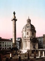 Rome. Uitzicht op Foro Trajano met kolom
