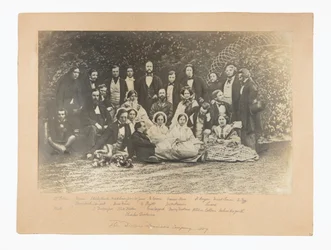 Het amateurgezelschap voor het toneelstuk The Frozen Deep, inclusief Charles Dickens, in de tuin van Albert Smith