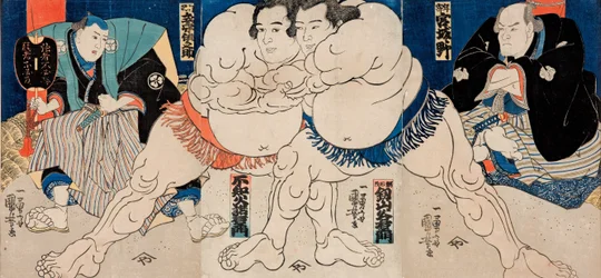 De sumoworstelaars Shiranui Dakuemon (midden links), Tsurugizan Taniemon (midden rechts) met scheidsrechter Shikimori Inosuke en de zittende jurylid (links), de oudere (gepensioneerde) worstelaar Miyagino (rechts)