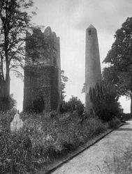 De Ronde Toren van Swords, Dublin, Ierland, vanuit het oosten, 1924-1926